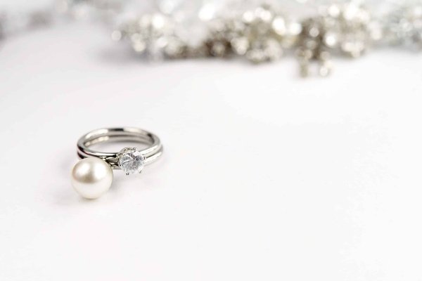 Comment reconnaître une véritable bague perle de Tahiti parmi les imitations ?