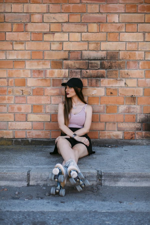 Comment intégrer des éléments de mode des années 80 dans un dressing moderne ?